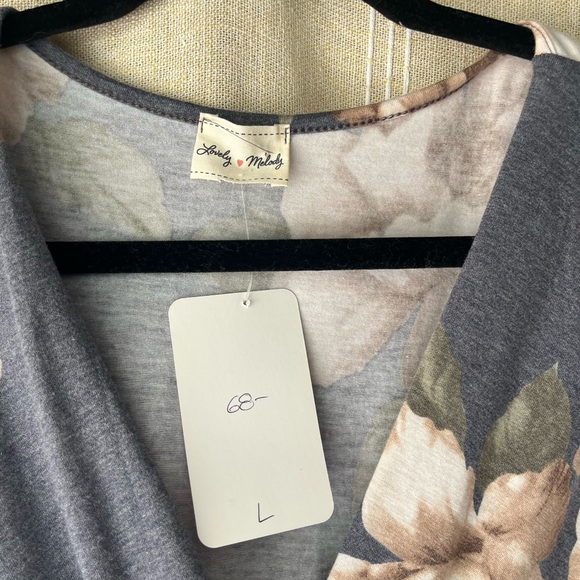 Lovely Melody grey floral Wrap Sundress - Picture 4 of 6